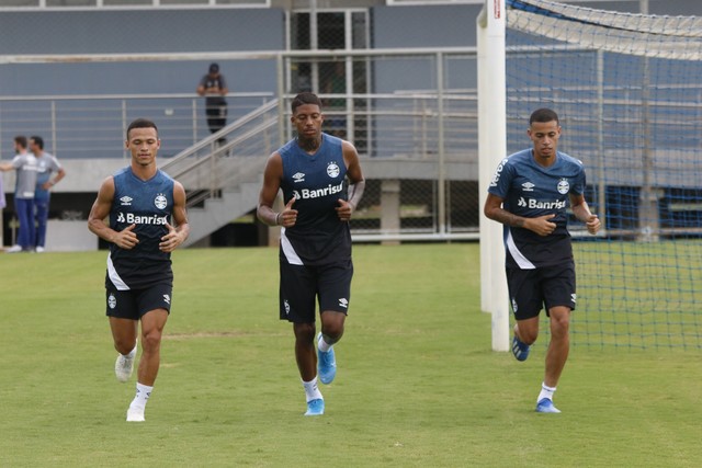 Titulares ou reservas? Grêmio se reapresenta com treino fechado de olho no Juventude