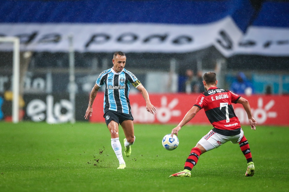 Grêmio é superado pelo Flamengo no jogo de ida das quartas de final da Copa do Brasil