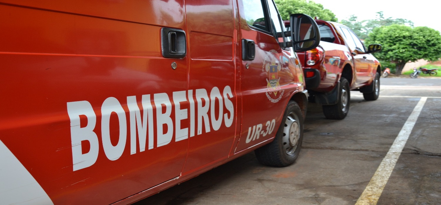 Bombeiros fazem buscas pela contadora no interior de Vicente Dutra