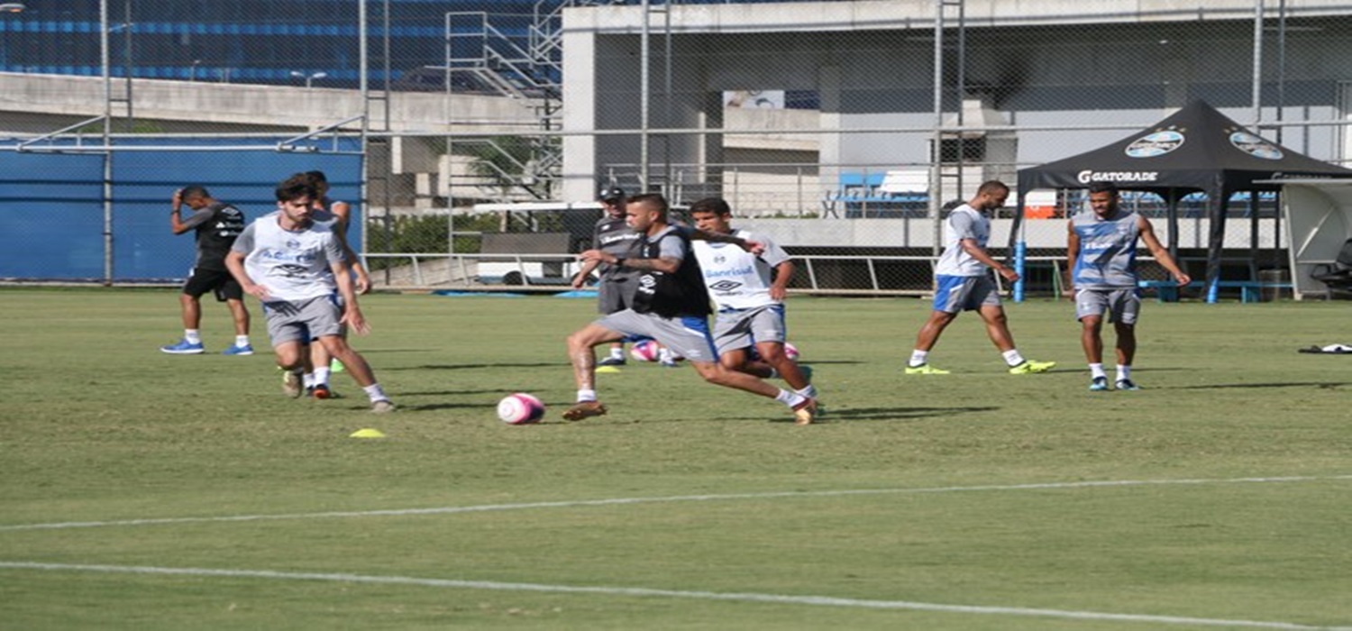 Luan volta a treinar com bola após lesão e se credencia para o Gre-Nal 413