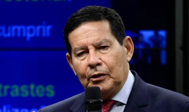 'Questão do preço do petróleo é muita histeria', diz Mourão