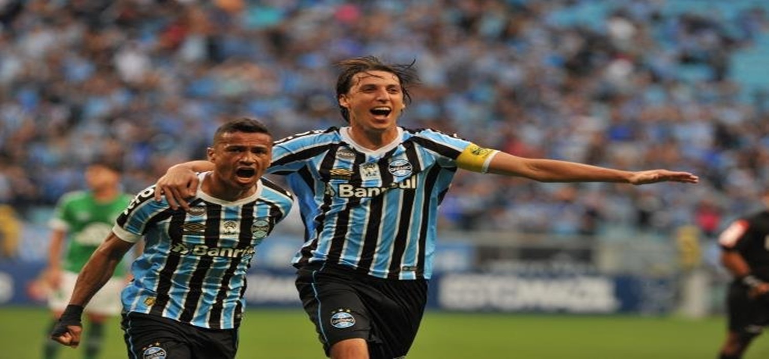 Grêmio vence a Chapecoense e confirma vaga na Libertadores