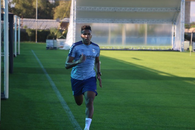 Reapresentação do Grêmio tem retornos de Cortez, Alisson e Luan para treino físico