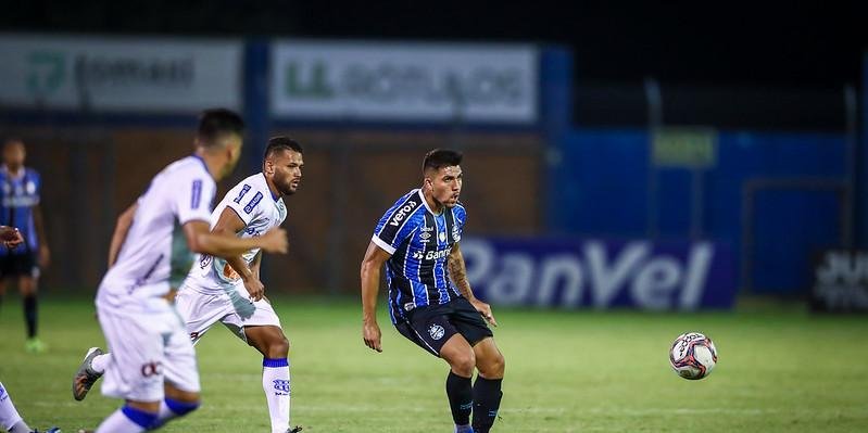 Pinares, do Grêmio, é convocado para a seleção do Chile para amistoso