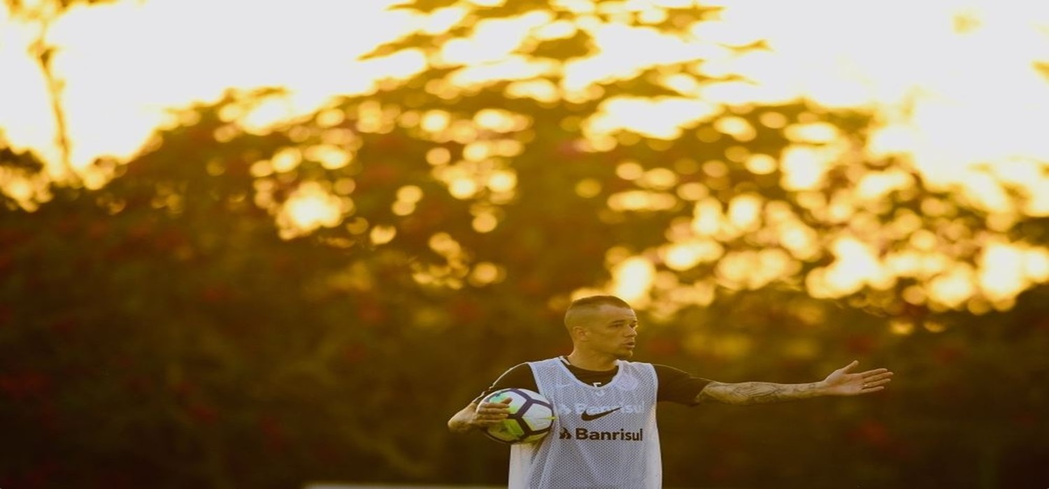 Odair encerra preparação para jogo com Sport com treino de finalização