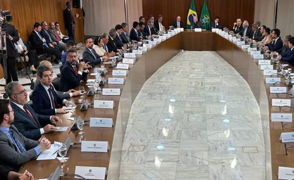 Governadores se unem em Brasília para condenar depredações