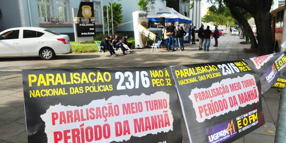 Policiais civis e federais protestam contra Reforma Administrativa no Rio Grande do Sul