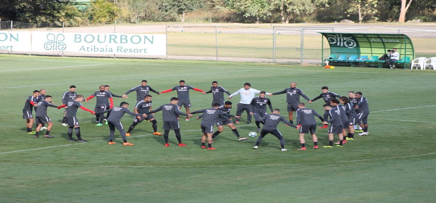 Hora de todo grupo: Inter faz jogo-treino para testar opções e observar reservas