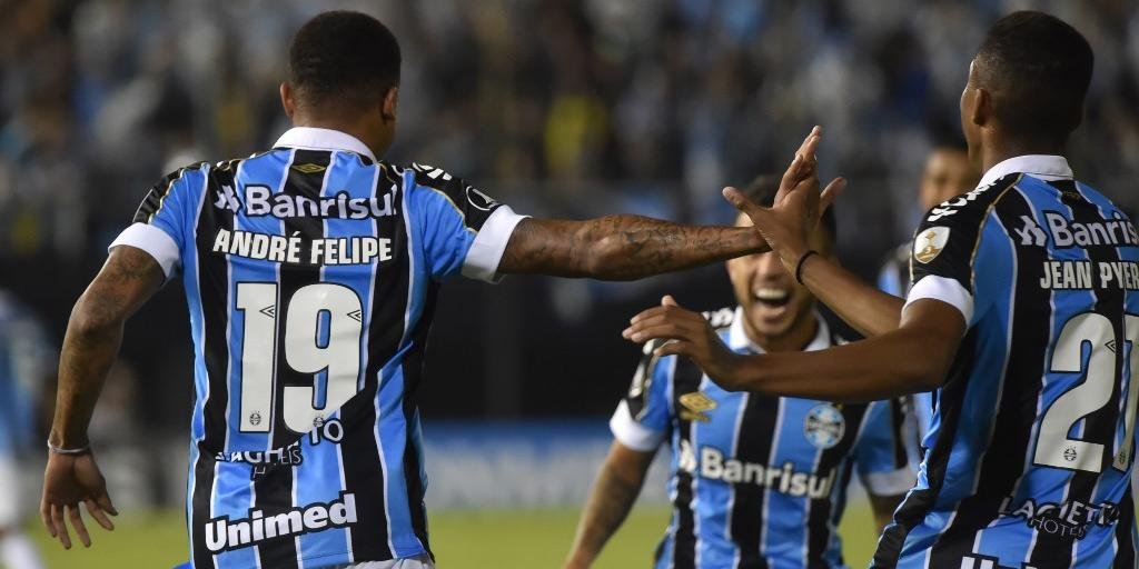 Grêmio atropela o Libertad e vai às quartas da Libertadores