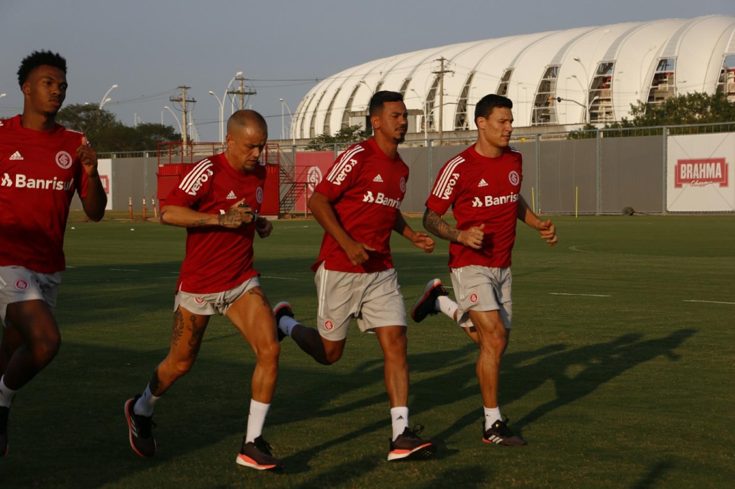 Suor e corrida: Inter inicia temporada com trabalho físico no CT Parque Gigante