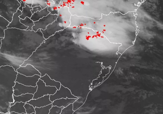 Previsão de Chuvas Intensas no Sul do Brasil: Autoridades em alerta para possíveis alagamentos