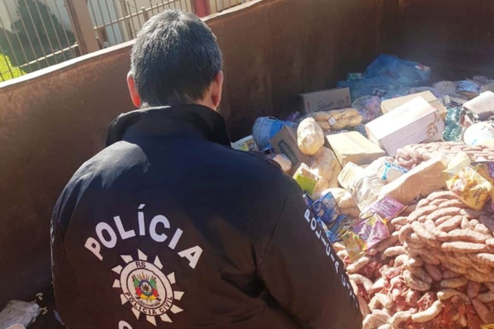 Polícia Civil apreende mais de uma tonelada de alimentos impróprios para consumo humano em Santo Augusto