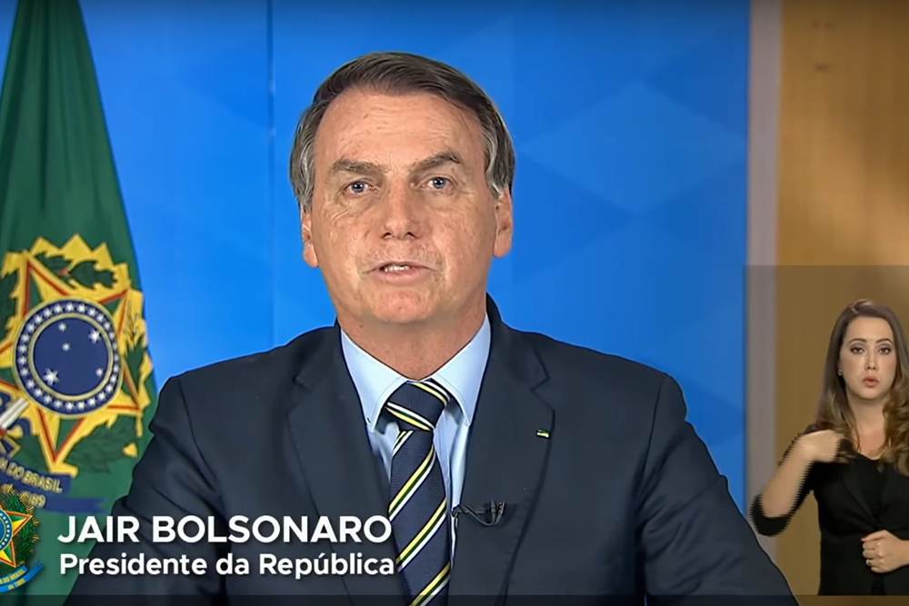 Em pronunciamento, Bolsonaro critica isolamento, pede calma e diz que a vida deve continuar