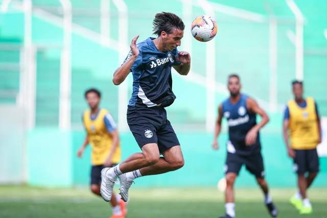 Grêmio faz treino fechado em Cali com presenças de Geromel, Everton e Matheus Henrique