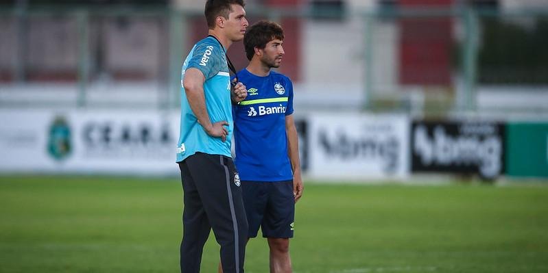 Pressionado e na vice-lanterna, Grêmio enfrenta o Fortaleza com técnico interino