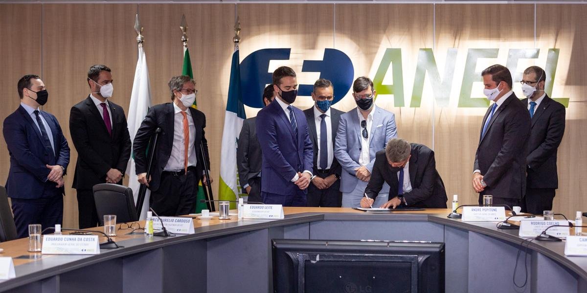 Cerimônia em Brasília formaliza transferência da CEEE-D para o Grupo Equator