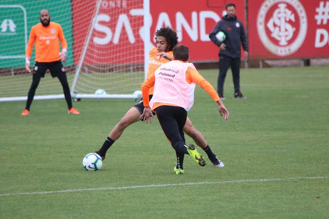 Avaí x Inter: sob avaliação, Nonato participa de treino, enquanto Lindoso é preservado