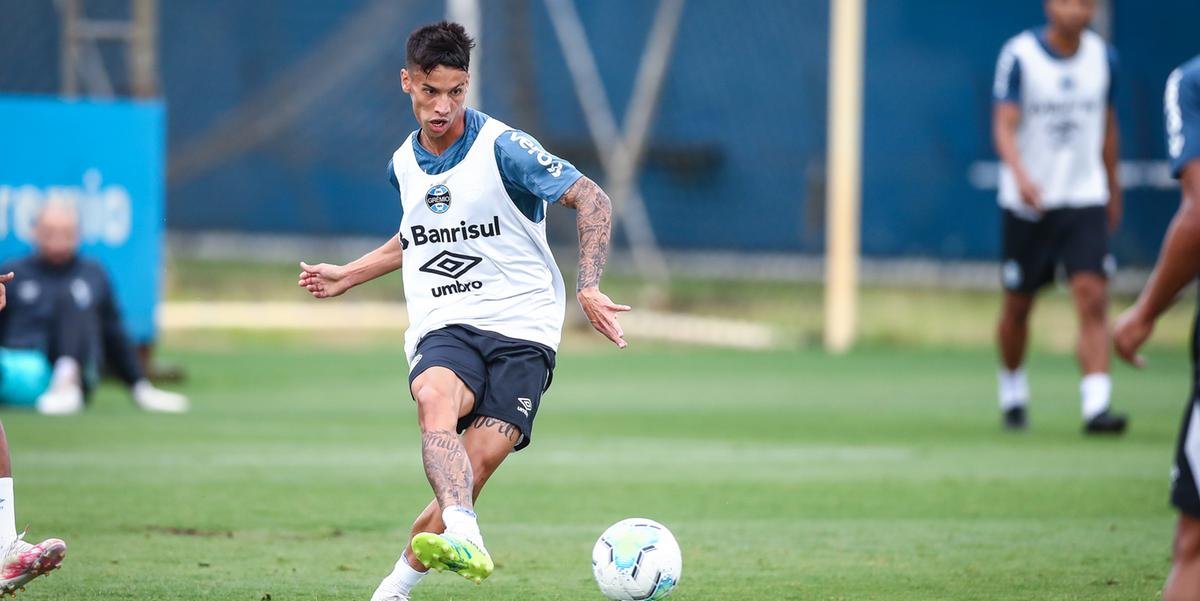 Apesar de bastante desfalcado, Grêmio deve ter voltas de Geromel e Ferreira