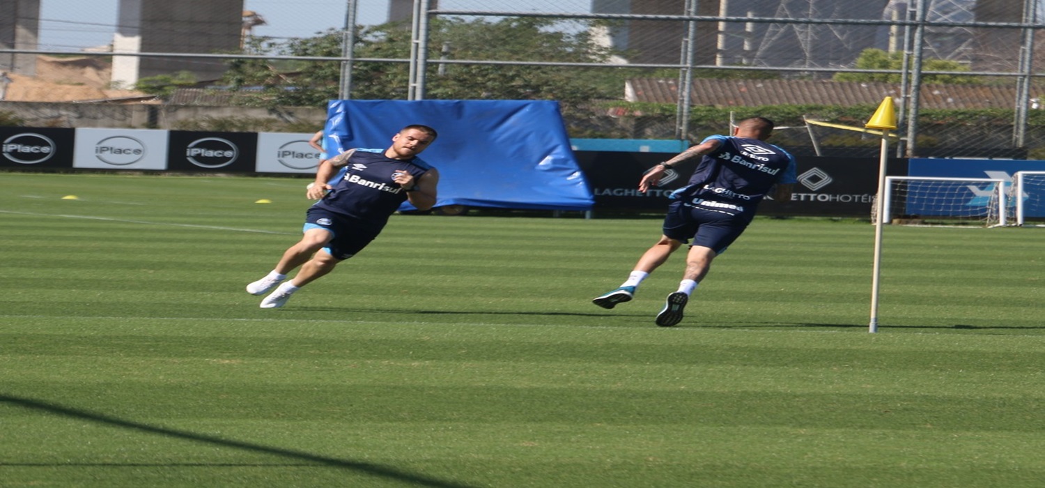 Fora de treino técnico, Ramiro faz trabalho físico ao lado de Luan e gera nova dúvida no Grêmio