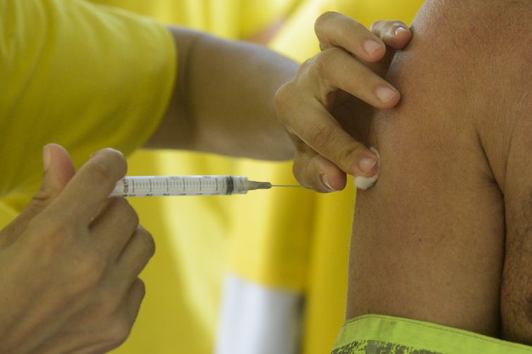 Toda população já pode se vacinar contra a gripe