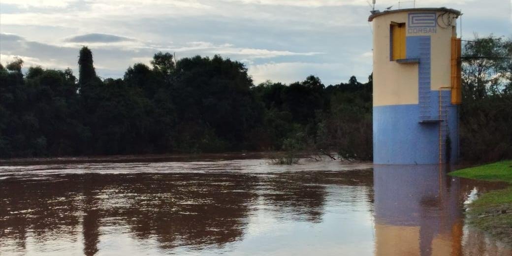 Enchentes deixam mais de 340 pessoas fora de casa no Rio Grande do Sul