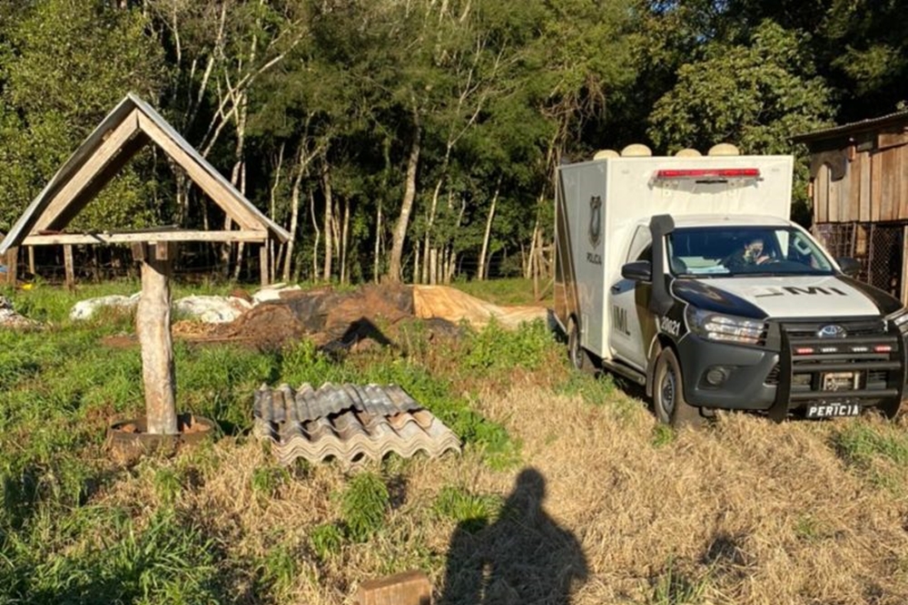 Pai mata com golpes de pedra e machado homem que fez refém sua filha de 3 anos