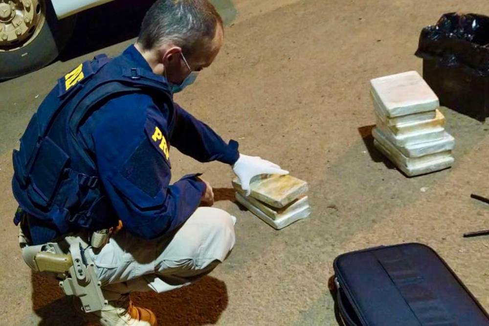 PRF prende casal boliviano por tráfico de cocaína em Sarandi