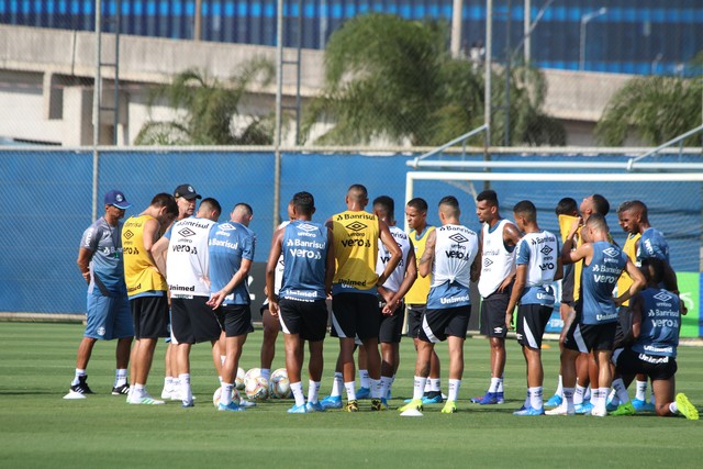 Após reapresentação, Grêmio suspende treinos para elenco principal por uma semana