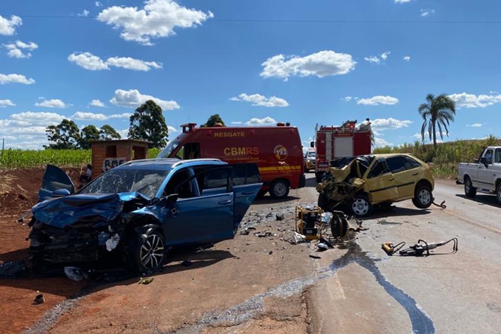 Acidente de trânsito deixa dois mortos na ERS-406