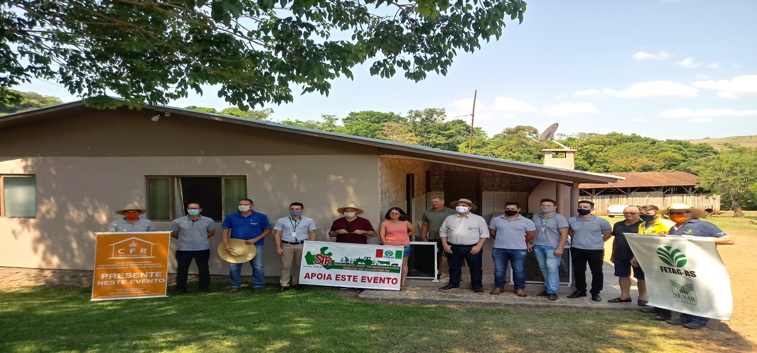  PRESIDENTE DA FETAG-RS VISITA ALPESTRE PARA CONHECER PROJETOS E PROGRAMAS DO STR E DA CFR DO MUNICÍPIO.