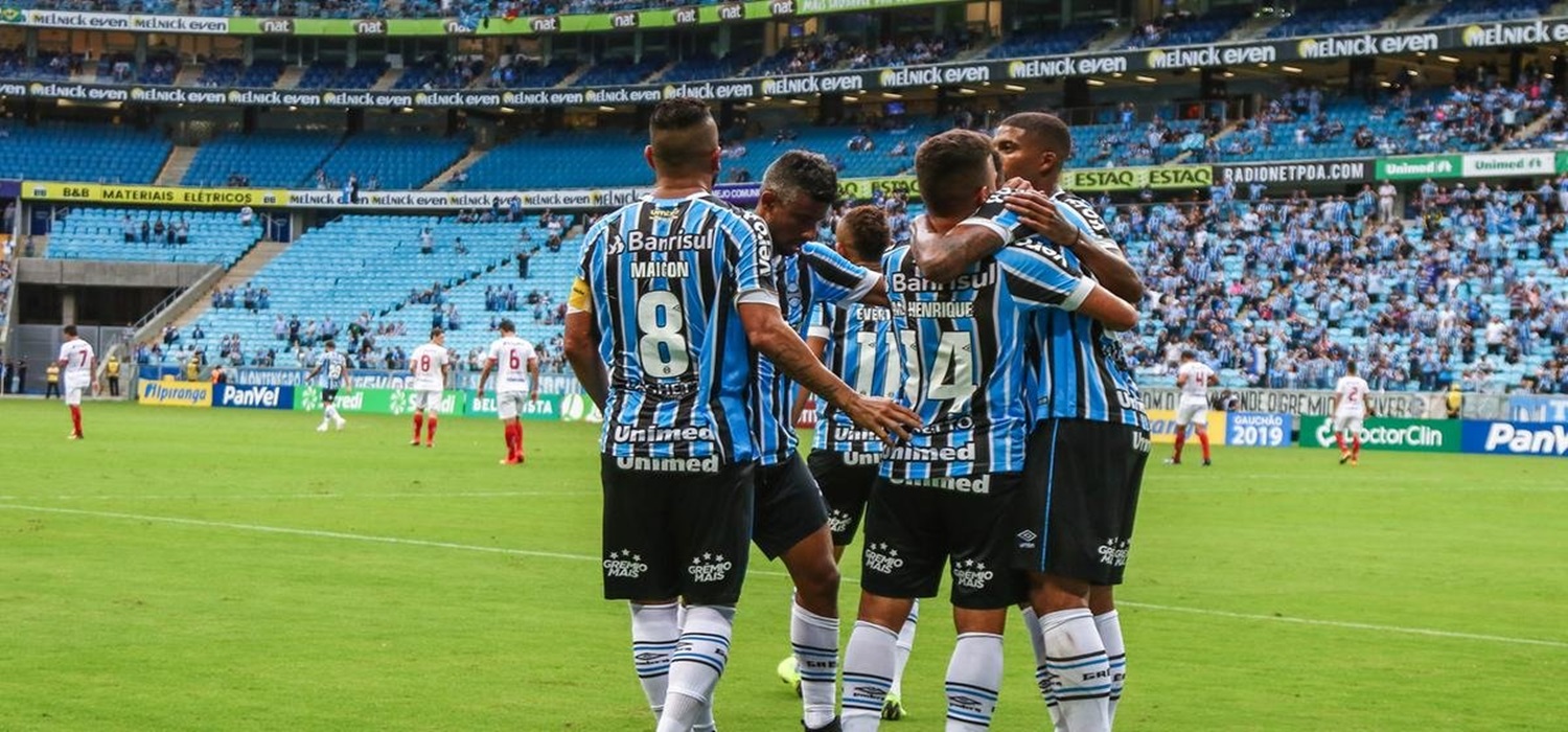 Grêmio impõe jogo, goleia o São Luiz e está na final do Gauchão