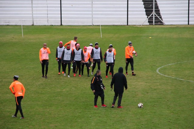 Nacional x Inter: Odair fecha último treino no Uruguai; veja a provável escalação