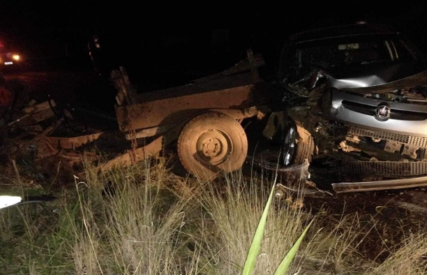 Colisão entre veículo e carreta agrícola deixa quatro feridos na ERS 324 em Planalto