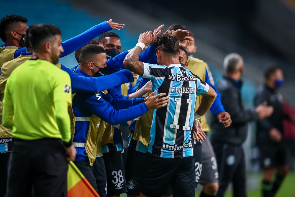 Grêmio vence o Lanús, é líder isolado do Grupo H e segue 100% na competição