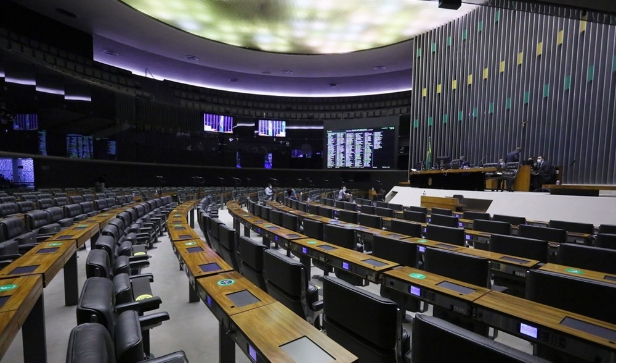 Câmara aprova PEC das candidaturas femininas