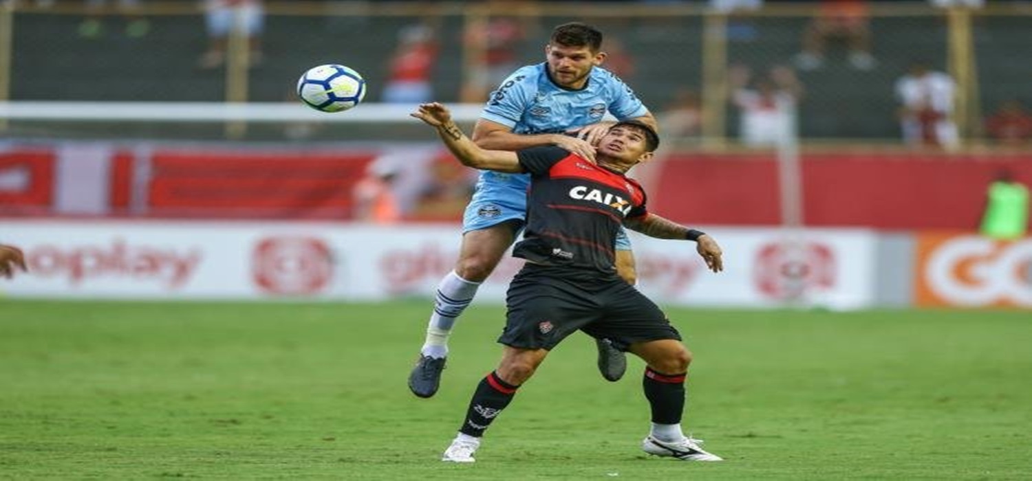 Em jogo fraco, Grêmio empata sem gols com o Vitória