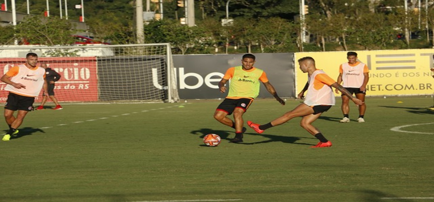 Sem Patrick, mas com Nico: Inter se reapresenta com treino tático no CT