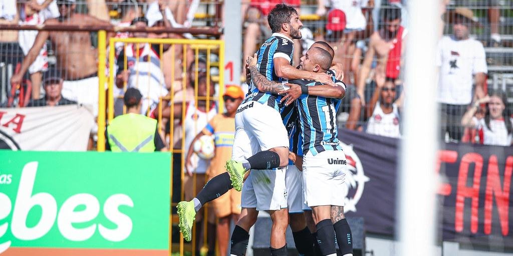 Grêmio desperdiça pênalti, mas vence o Brasil no Bento Freitas