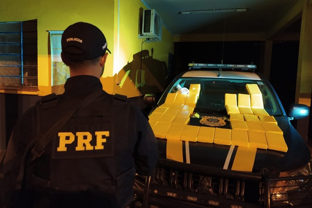 PRF prende traficante transportando cocaína avaliada em 1 milhão e meio de reais em Vacaria