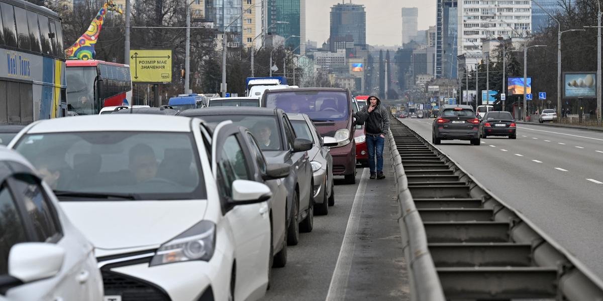 Forças russas entram na região de Kiev