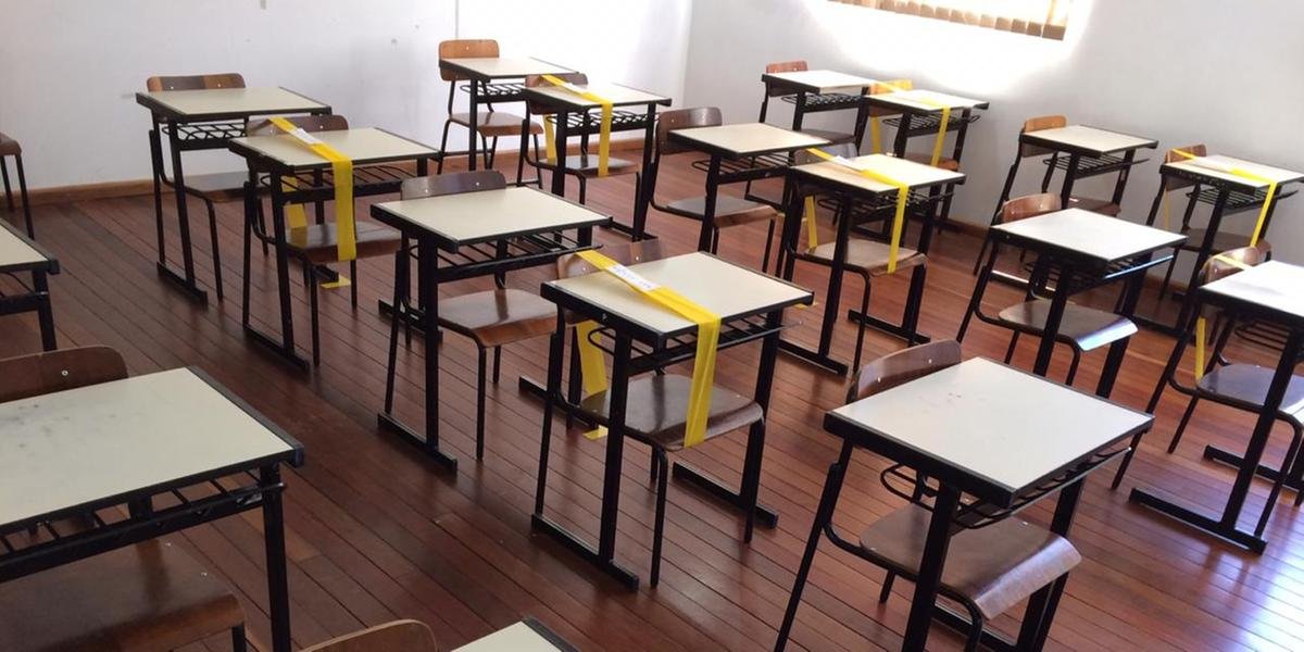 Vacinar adolescentes evitará fechamento de salas de aula, alerta Fiocruz