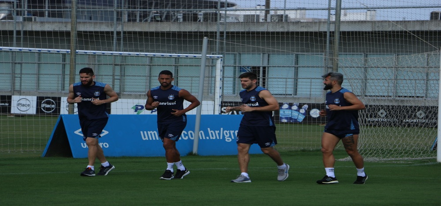 Com permanência indefinida, Renato não aparece no gramado do CT em treino físico do Grêmio