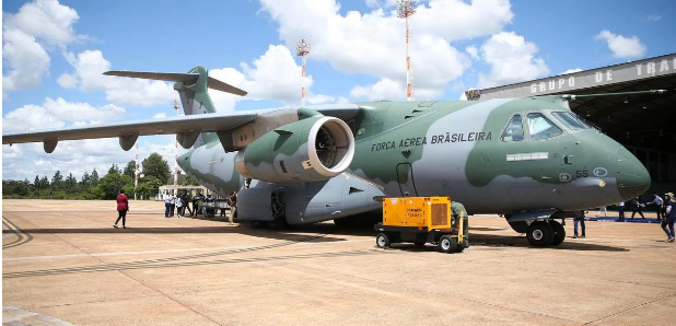 Avião da FAB pousa na Polônia para repatriar brasileiros que fugiram da Ucrânia