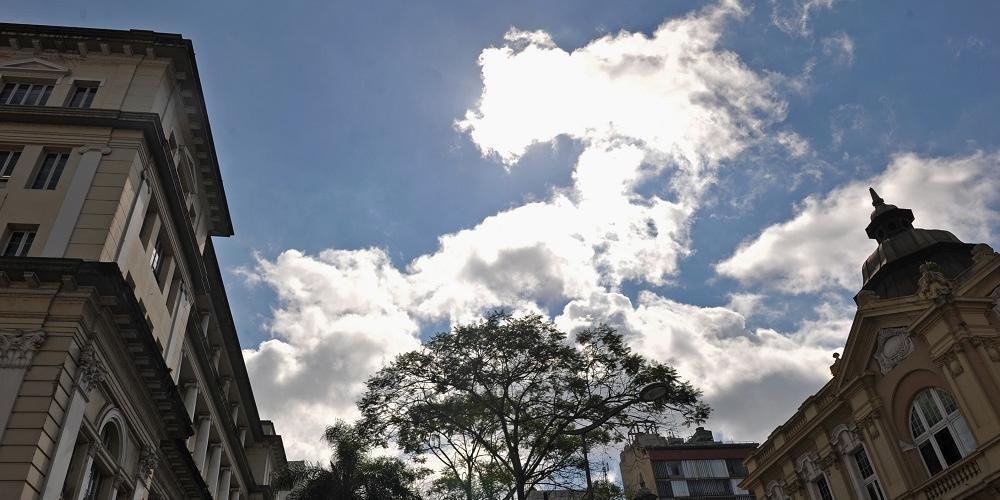 Semana começa com sol entre nuvens em todo o RS