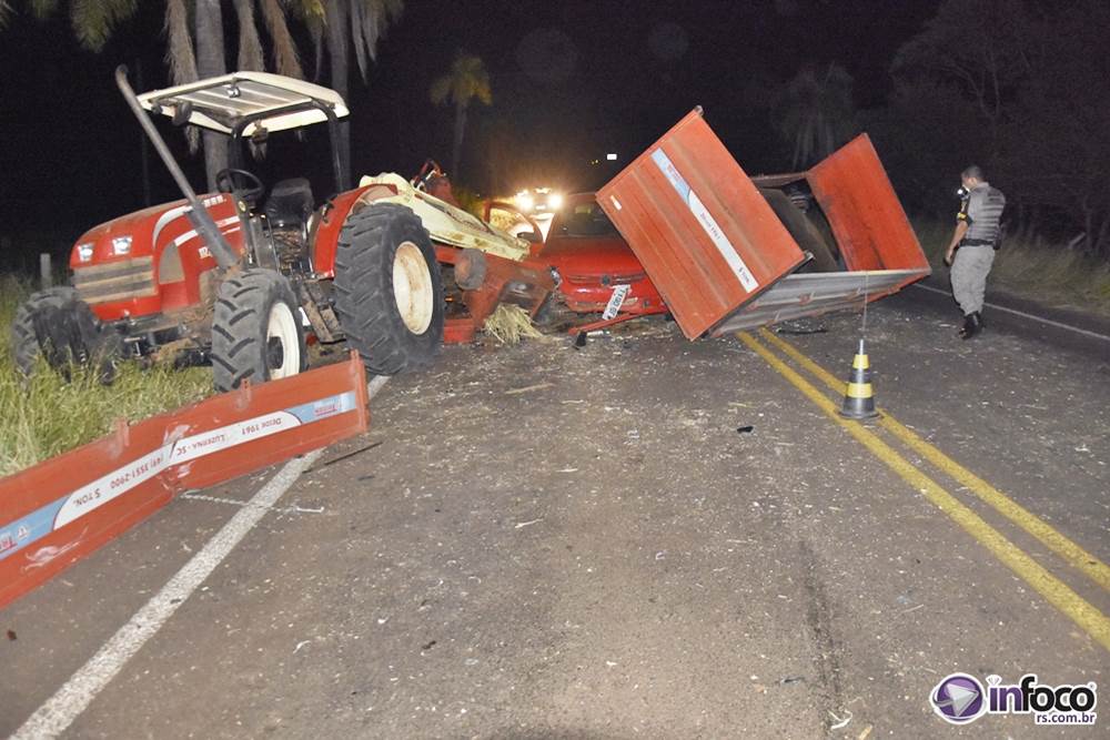 Acidente de trânsito bloqueia rodovia na ERS 324 em Planalto