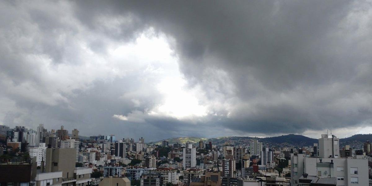 Defesa Civil alerta para chuvas intensas e chance de queda de granizo em parte do RS