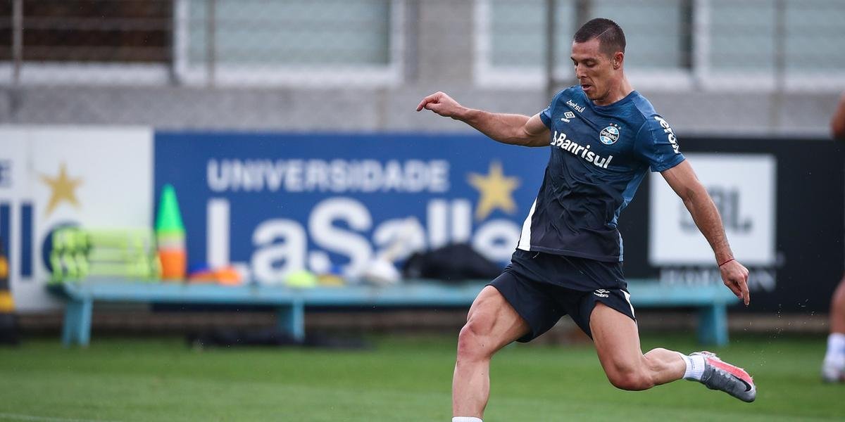 Churín é a novidade em treino do Grêmio nesta terça-feira