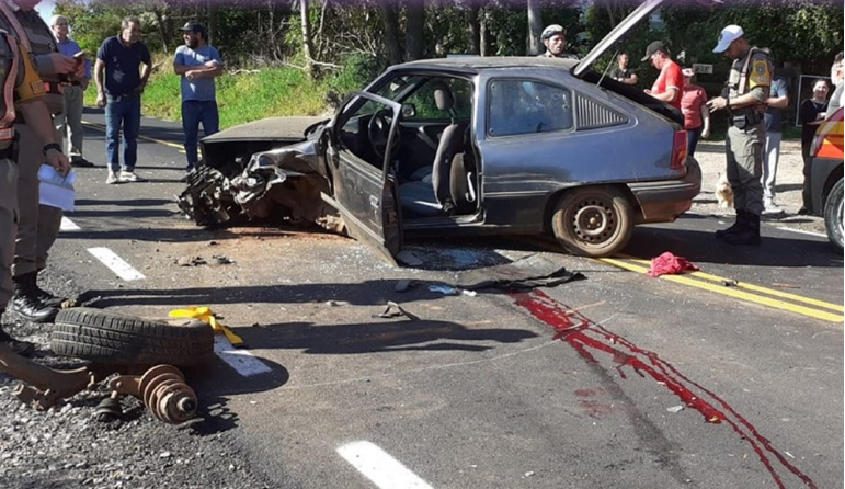 Motorista atropela ciclista, foge sem prestar socorro após colidir com outro veículo