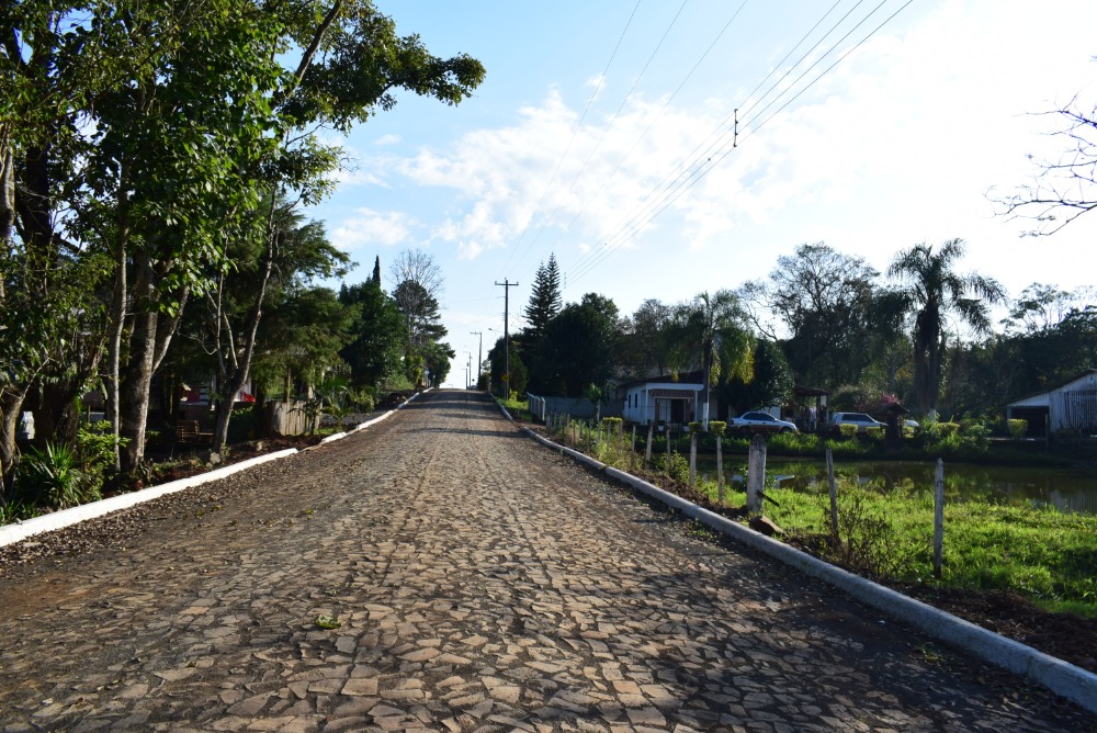 Obra de calçamento é concluída na comunidade de Volta Grande