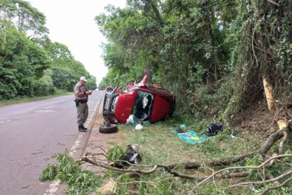 Motorista fica ferido após saída de pista na RS 342 entre Ijuí e Cruz Alta